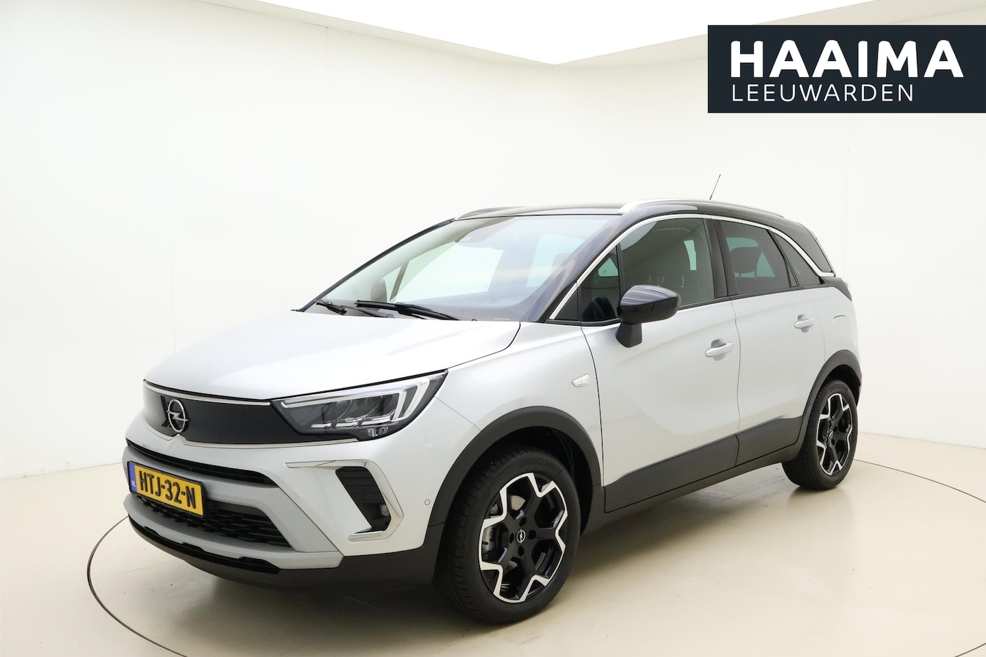Opel Crossland - 1.2 Turbo Ultimate | Alcantara bekleding | Led verlichting | Navigatie | Grijs met. met zw - AutoWereld.nl
