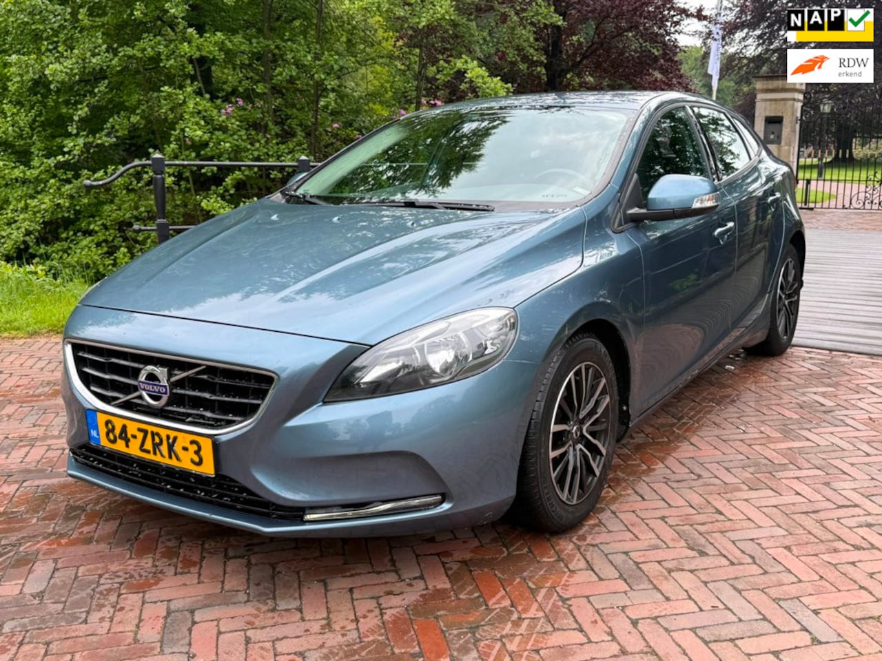 Volvo V40 - 1.6 D2 Kinetic | Trekhaak | Camera | - AutoWereld.nl