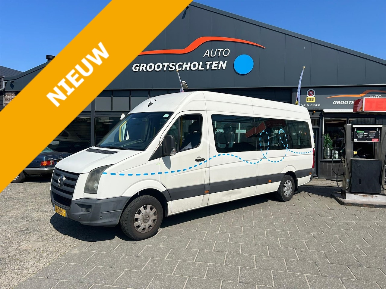 Volkswagen Crafter - 35 2.5 TDI 80KW KOMBI 9 persoons incl rolstoel lift - AutoWereld.nl