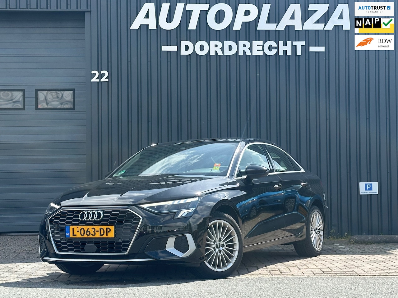 Audi A3 Limousine - 30 TFSI Business edition 30 TFSI Business edition - AutoWereld.nl