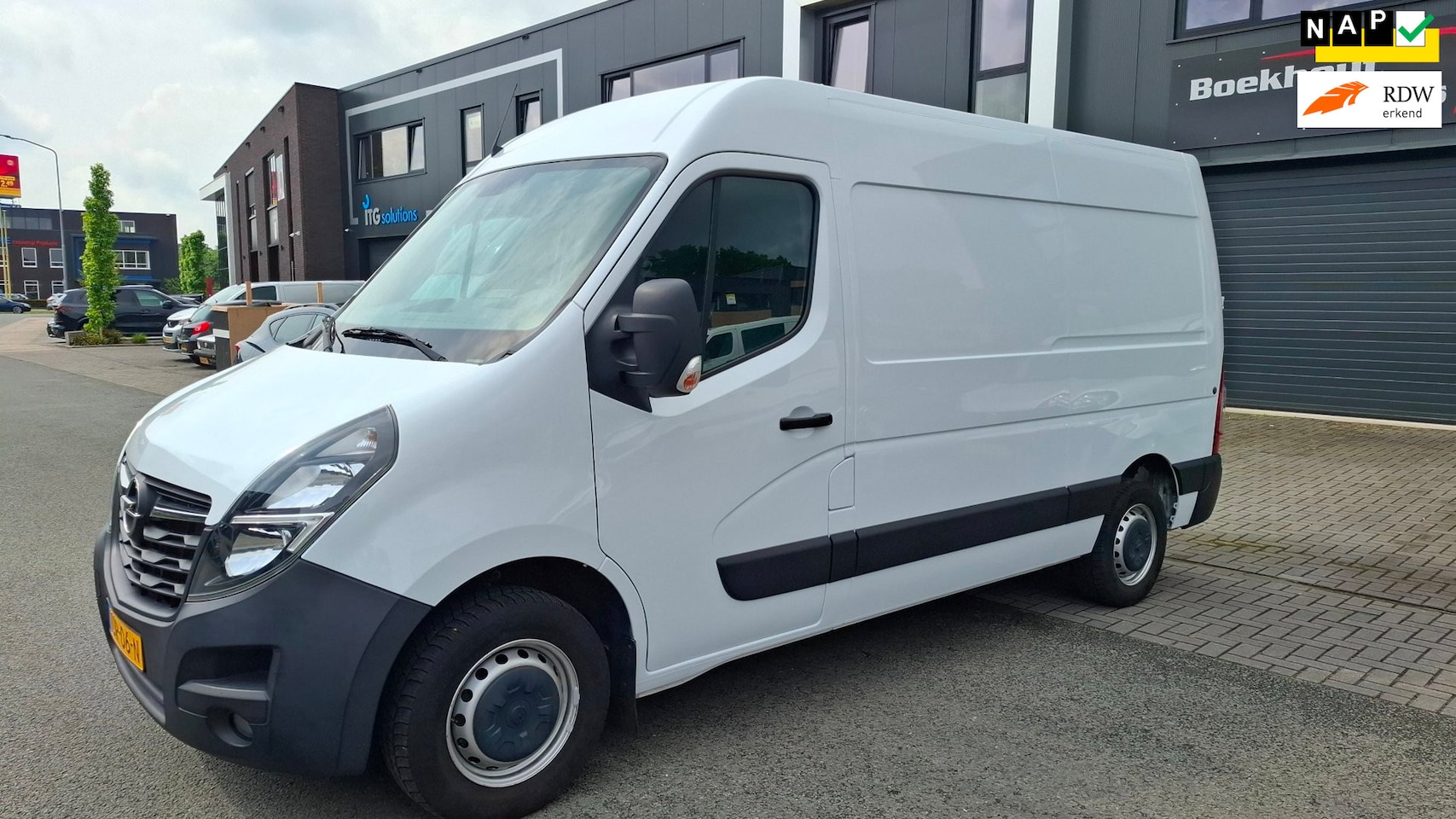 Opel Movano - 2.3 Turbo L2H2 airco/cruise/navi - AutoWereld.nl