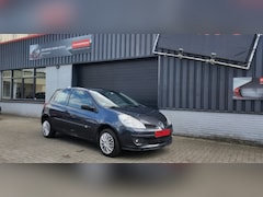 Renault Clio - 1.2-16V Special Line
