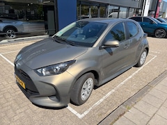 Toyota Yaris - 1.5 Hybrid Active | Afn. Trekhaak | Navi By App | Cruise Control | Achteruitrijcamera | Cl