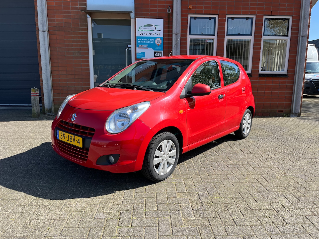 Suzuki Alto - 1.0 Exclusive De auto is recent APK-goedgekeurd en direct klaar voor gebruik. Daarbij zijn er zojuist 4 - AutoWereld.nl
