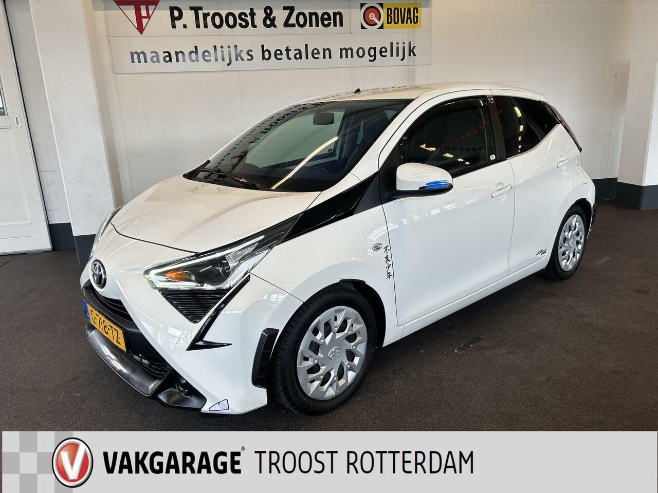 Toyota Aygo - 1.0 VVT-i x-play limited Sport | Apple carplay | Achteruitrijcamera | Airco | Sportuitlaat - AutoWereld.nl