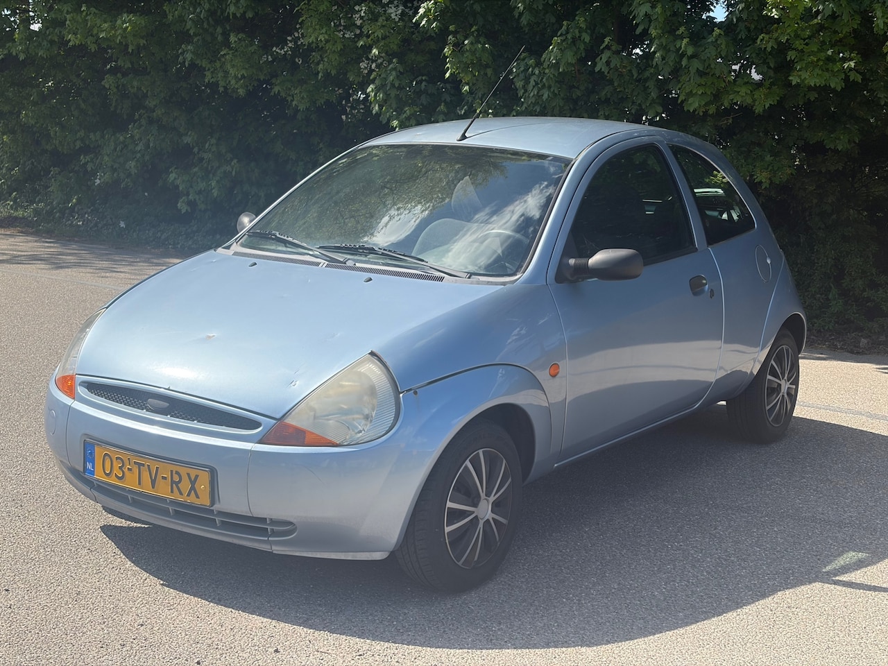 Ford Ka - 1.3 Futura 56DKM! NAP! Airco! Elektr Pakket! Blauw! - AutoWereld.nl