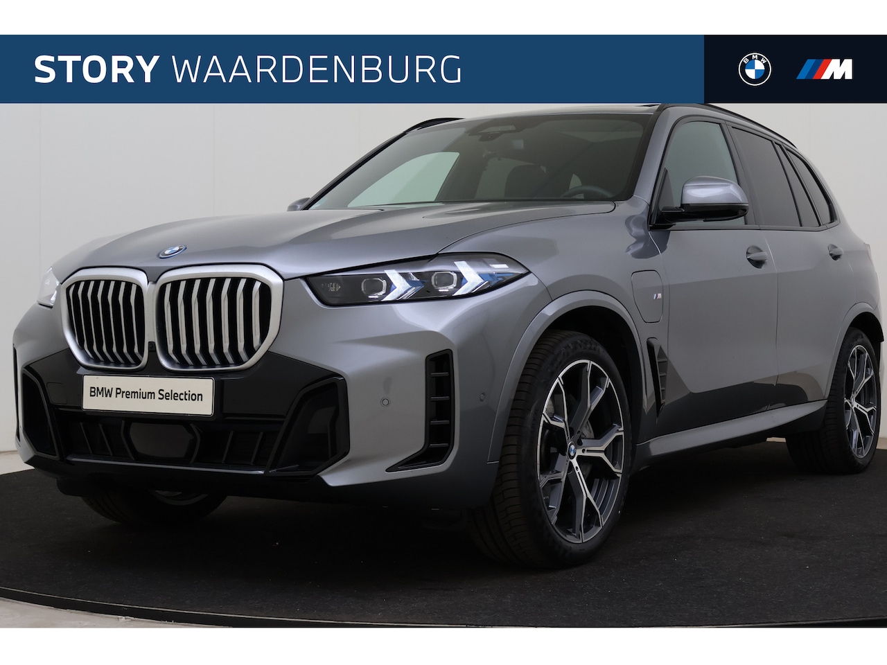 BMW X5 - xDrive50e M Sport Automaat / Trekhaak / Panoramadak / Sportstoelen / Comfort Access / Soft - AutoWereld.nl