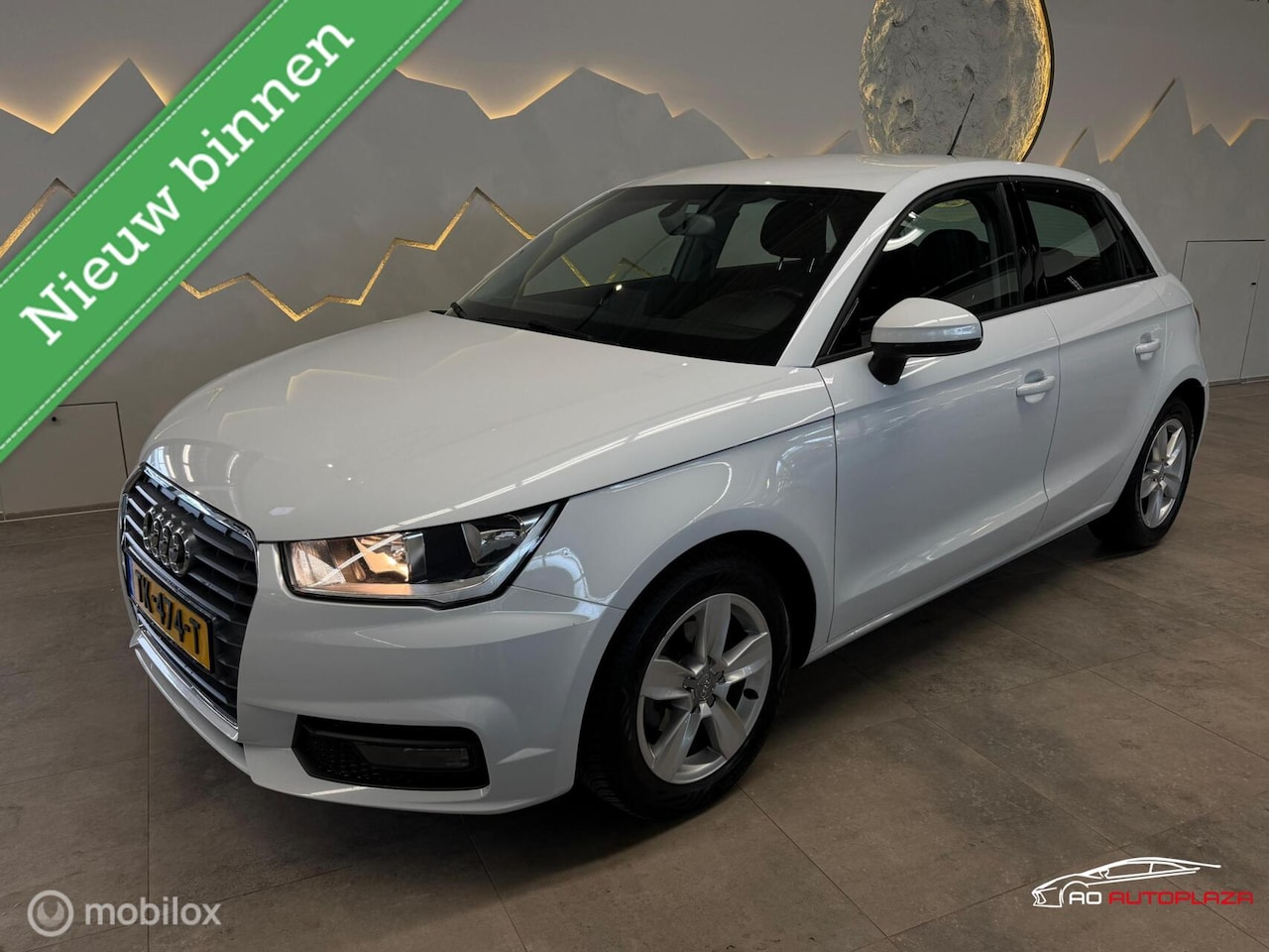 Audi A1 Sportback - 1.0 TFSI Advance Navigatie/Parkeersensoren - AutoWereld.nl