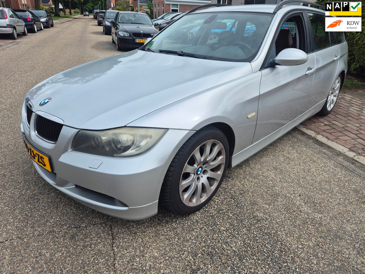 BMW 3-serie Touring - 320i High Executive differentieel hoorbaar - AutoWereld.nl