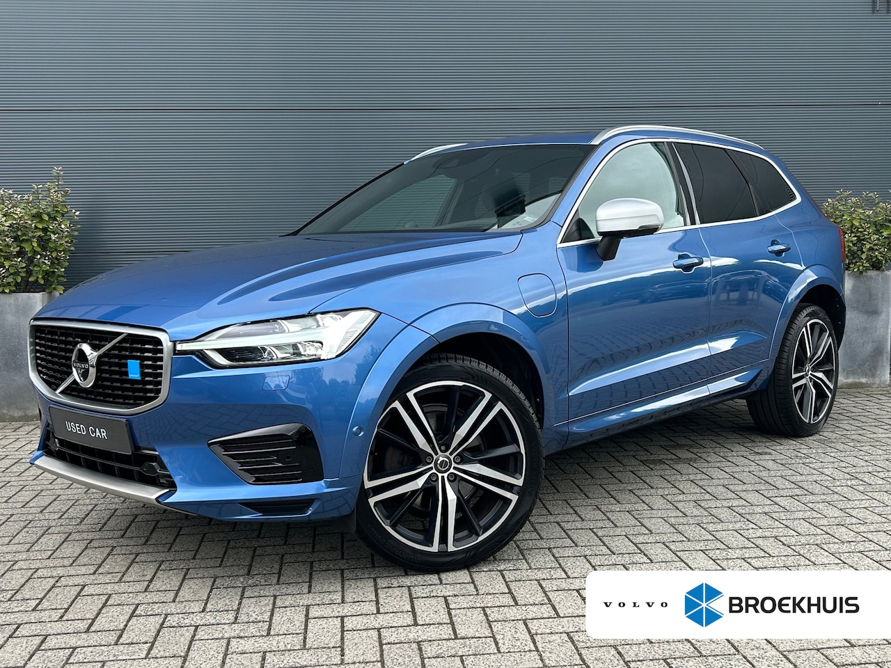 Volvo XC60 - 2.0 T8 Twin Engine AWD R-Design | Luchtvering | Stoelventilatie | 360 camera | Trekhaak | - AutoWereld.nl