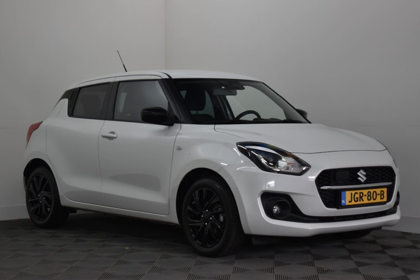 Suzuki Swift - 1.2 Select Smart Hybrid 1.2 SELECT 84PK SMART HYBRID - AutoWereld.nl