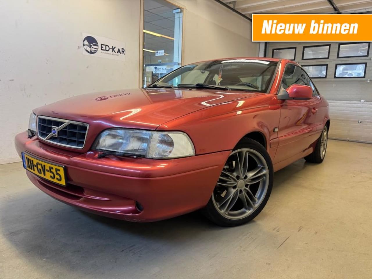 Volvo C70 - 2.4 T Luxury AUT AIRCO RIJDT GOED PDC NAP APK 4-2027 LIEFHEBBER - AutoWereld.nl
