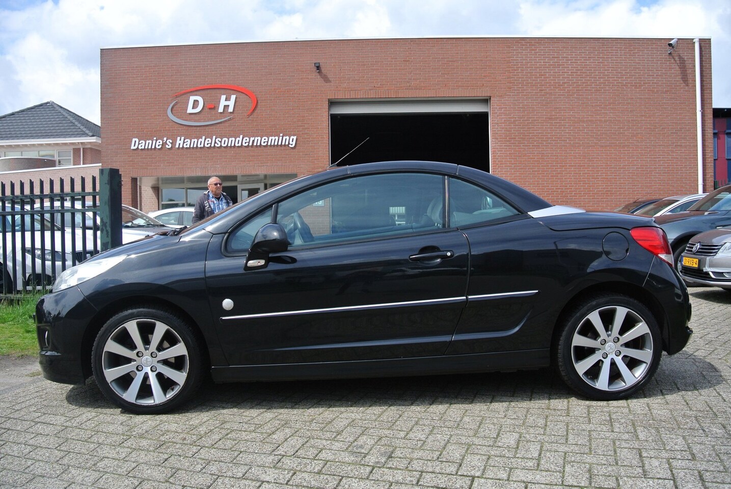 Peugeot 207 CC - 1.6 VTi Roland Garros automaat leder inruil mogelijk - AutoWereld.nl