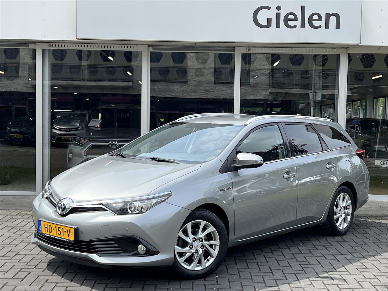 Toyota Auris Touring Sports - 1.8 Hybrid Aspiration Plus | Facelift, Parkeersensoren, Navigatie, Lichtmetalen velgen, Pa - AutoWereld.nl