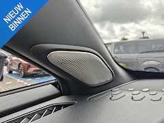 Toyota C-HR - 2.0 Plug-in Hybrid 220 Executive 1e EIGENAAR NL-AUTO STOEL/STUURVERW JBL-AUDIO MEMORY PARK