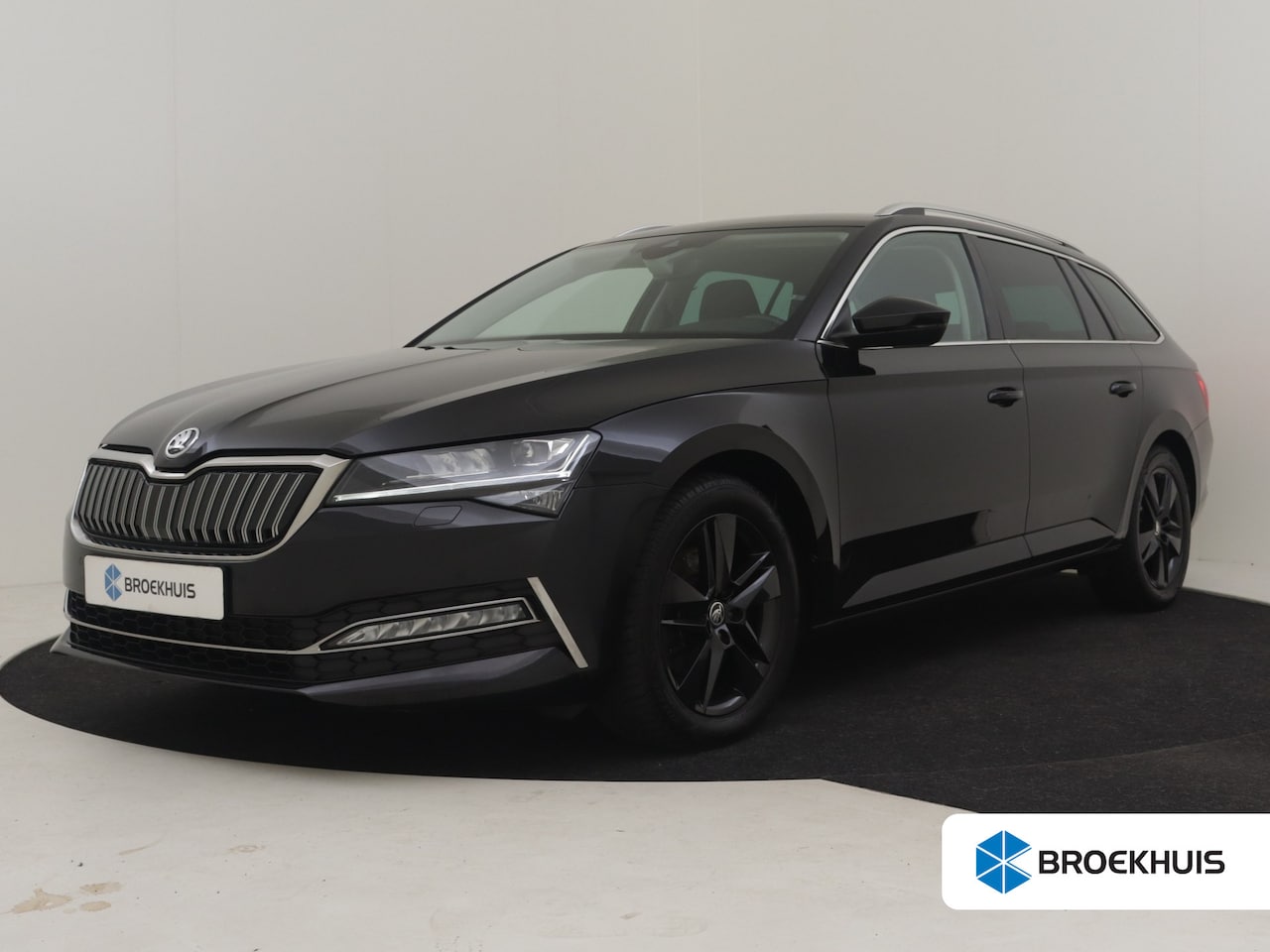Skoda Superb Combi - Style iV 218pk DSG/AUTO | Elektrisch verstelb. voorstoelen | 95% SOH | Adaptive cruise  | - AutoWereld.nl