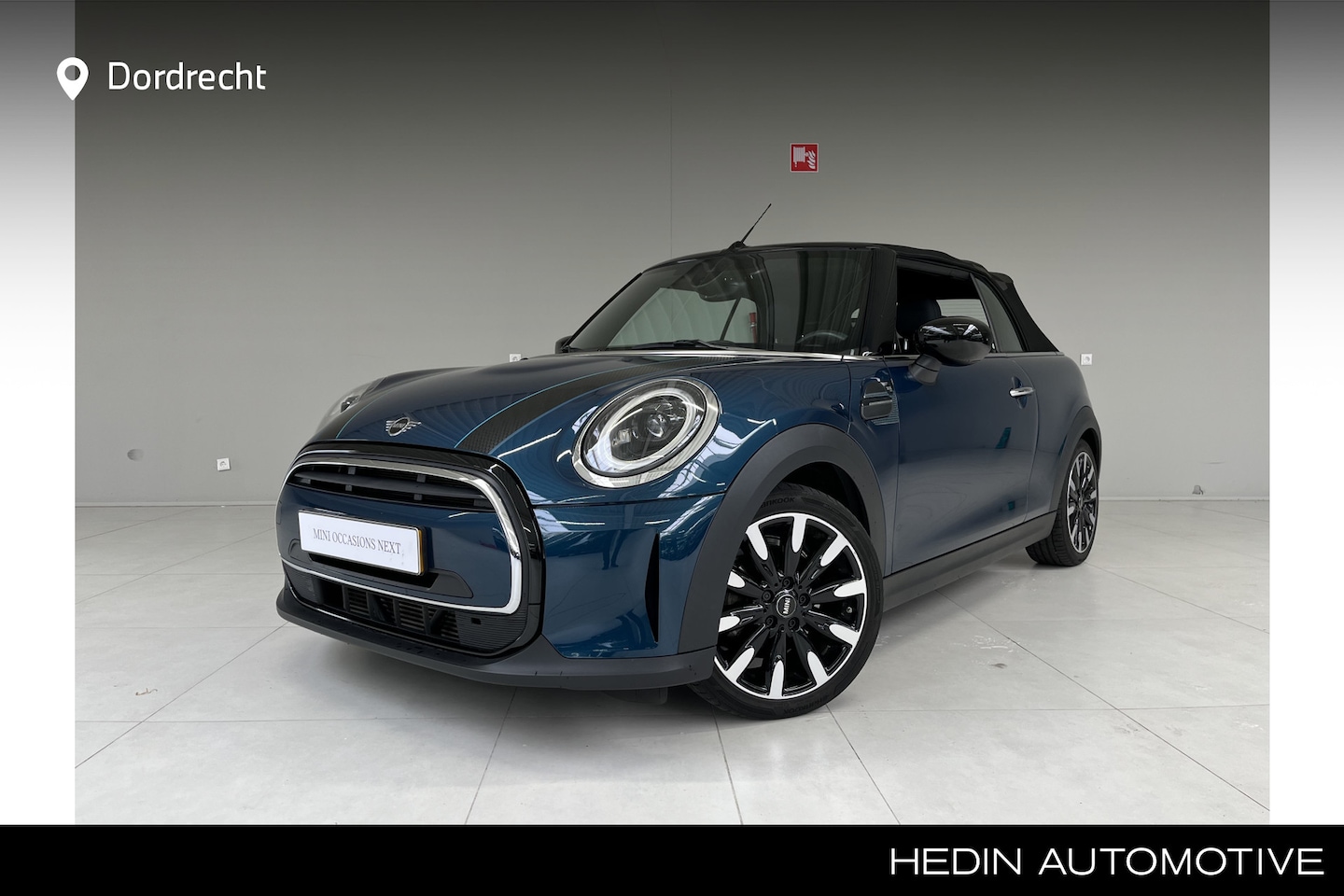MINI Cabrio - Mini 1.5 Cooper Sidewalk | 17" | Leder | Head-Up | Camera | - AutoWereld.nl