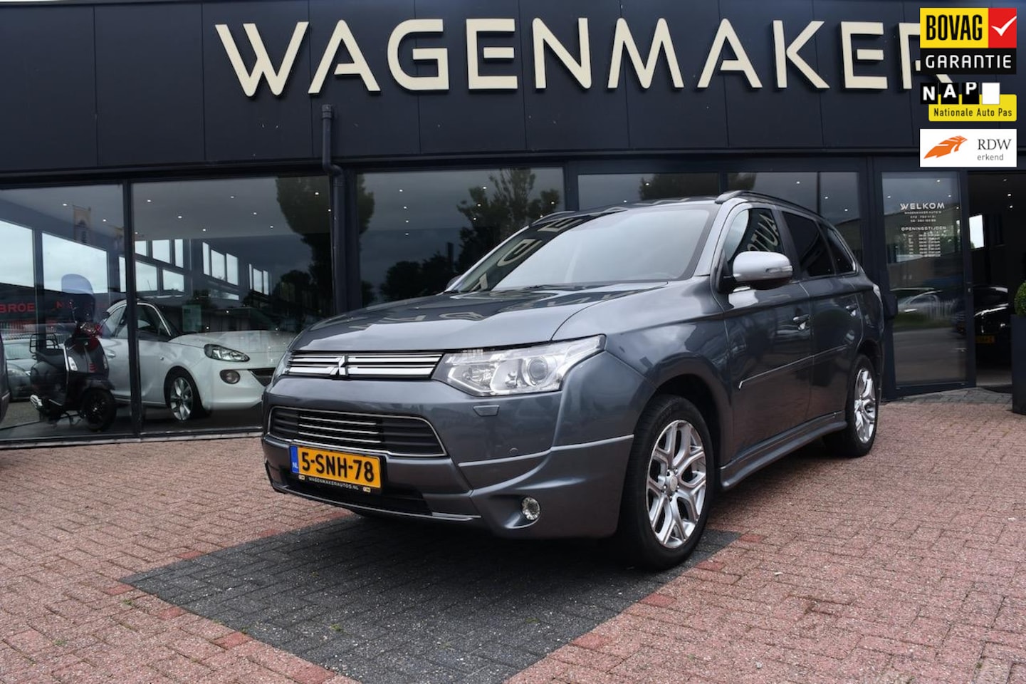 Mitsubishi Outlander - 2.0 PHEV Instyle+ Clima|Cruise|NAV|Cam! - AutoWereld.nl
