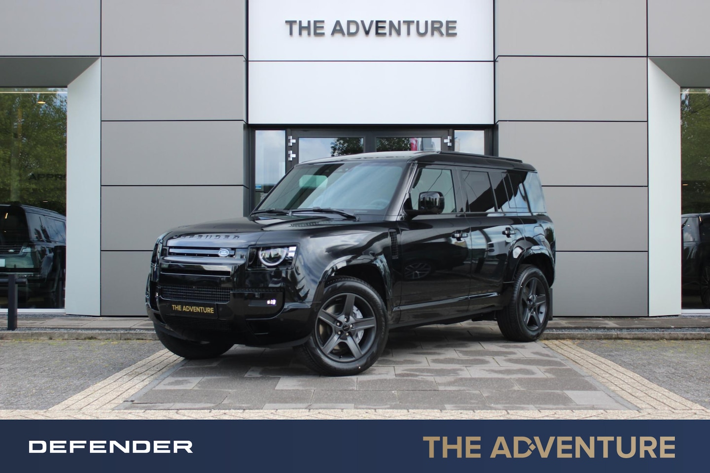 Land Rover Defender 110 - P300e X-Dynamic SE | Facelift | Koelvak | Trekhaak - AutoWereld.nl