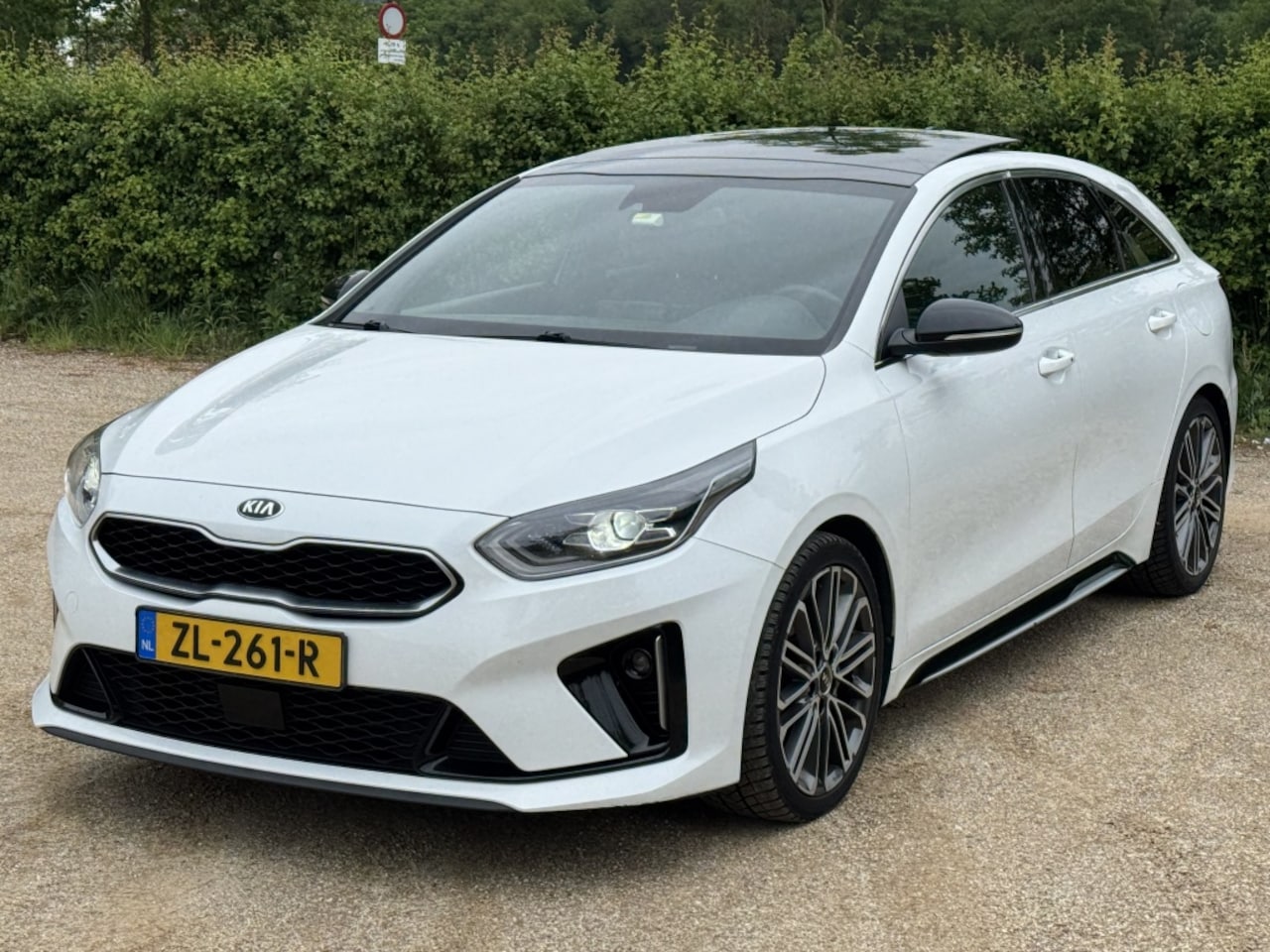 Kia Pro cee'd - 1.6 CRDi GT-Line *PANORAMA/NAVI/CAMERA - AutoWereld.nl
