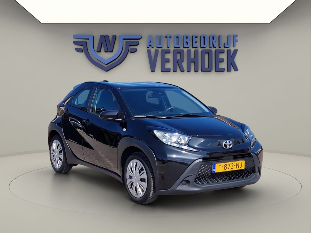 Toyota Aygo X - 1.0 VVT-i MT Play NL Auto - All Season Banden - Carplay - AutoWereld.nl