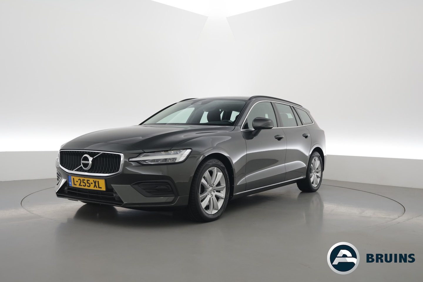 Volvo V60 - 2.0 B3 Momentum Business | Trekhaak | Adap. Cruise | Blis | Carplay | - AutoWereld.nl