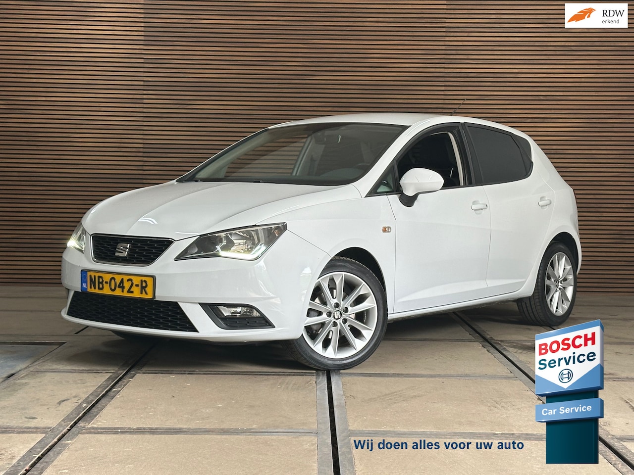SEAT Ibiza - 1.0 TSI Style | Navi | Full Link | Parkeersensoren V+A | 16 Inch | Bluetooth | Style Conne - AutoWereld.nl