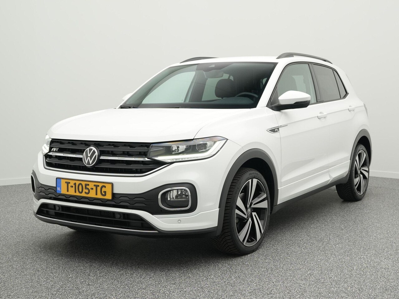 Volkswagen T-Cross - R-Line 1.0 TSI 110 PK DSG | LED | Achteruitrijcamera | Stoelverwarming | Adaptieve Cruise - AutoWereld.nl