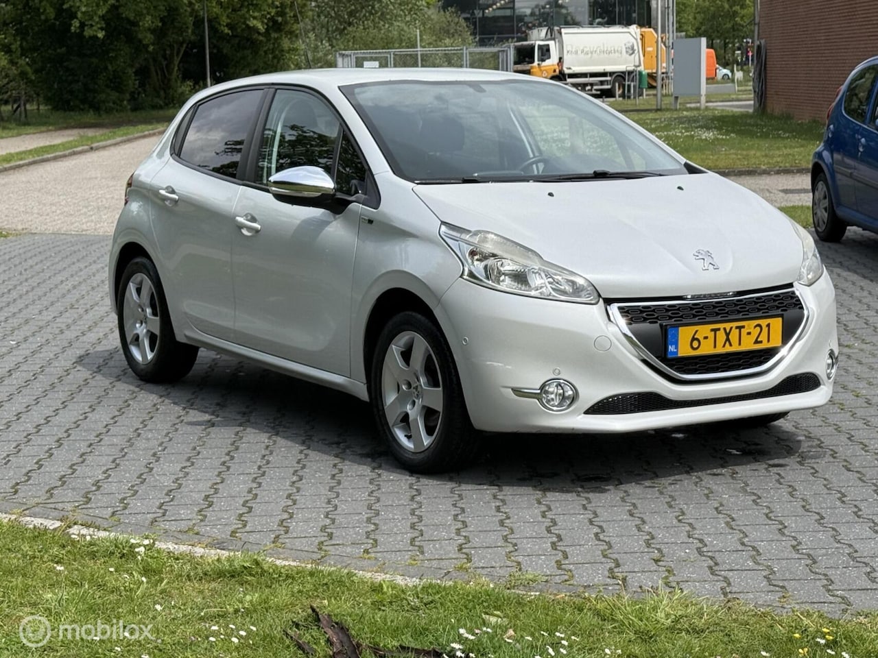 Peugeot 208 - 1.2 VTi Allure Parelmoer wit - AutoWereld.nl
