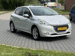 Peugeot 208 - 1.2 VTi Parelmoer nieuwe distributieriem en apk