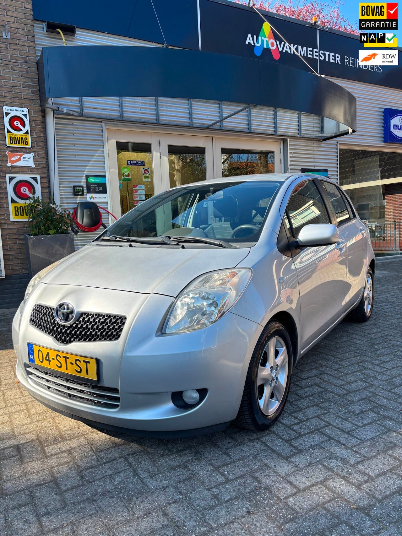 Toyota Yaris - 1.3 VVTi Luna MMT 1.3 VVTi Luna MMT, Clima , Trekhaak . All Season , LM velgen - AutoWereld.nl
