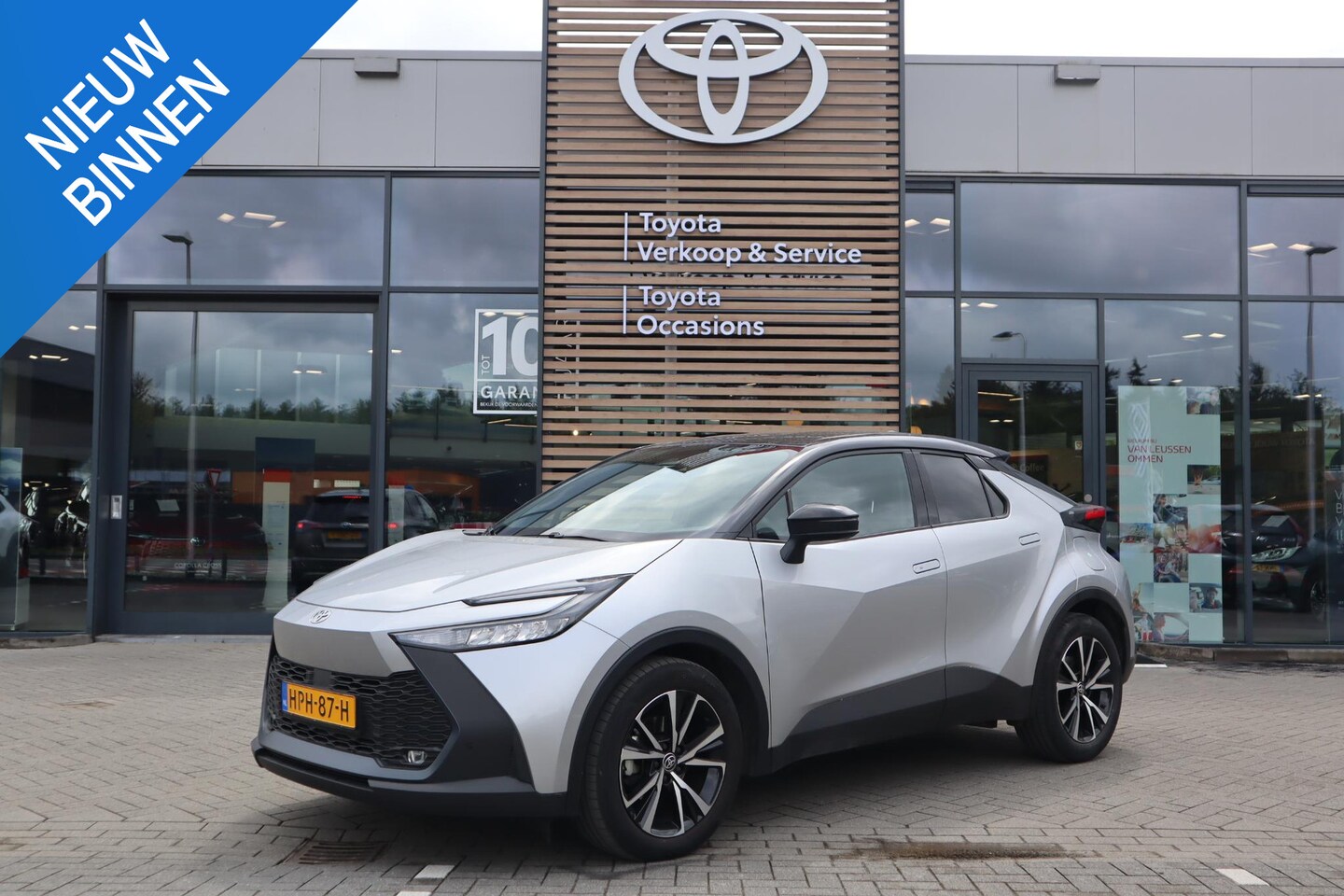 Toyota C-HR - HYBRID 140 DYNAMIC ANDROID/APPLE AD-CRUISE PRIVACY-GLASS PARK-SENSOREN KEYLESS 18"LMV BLIS - AutoWereld.nl