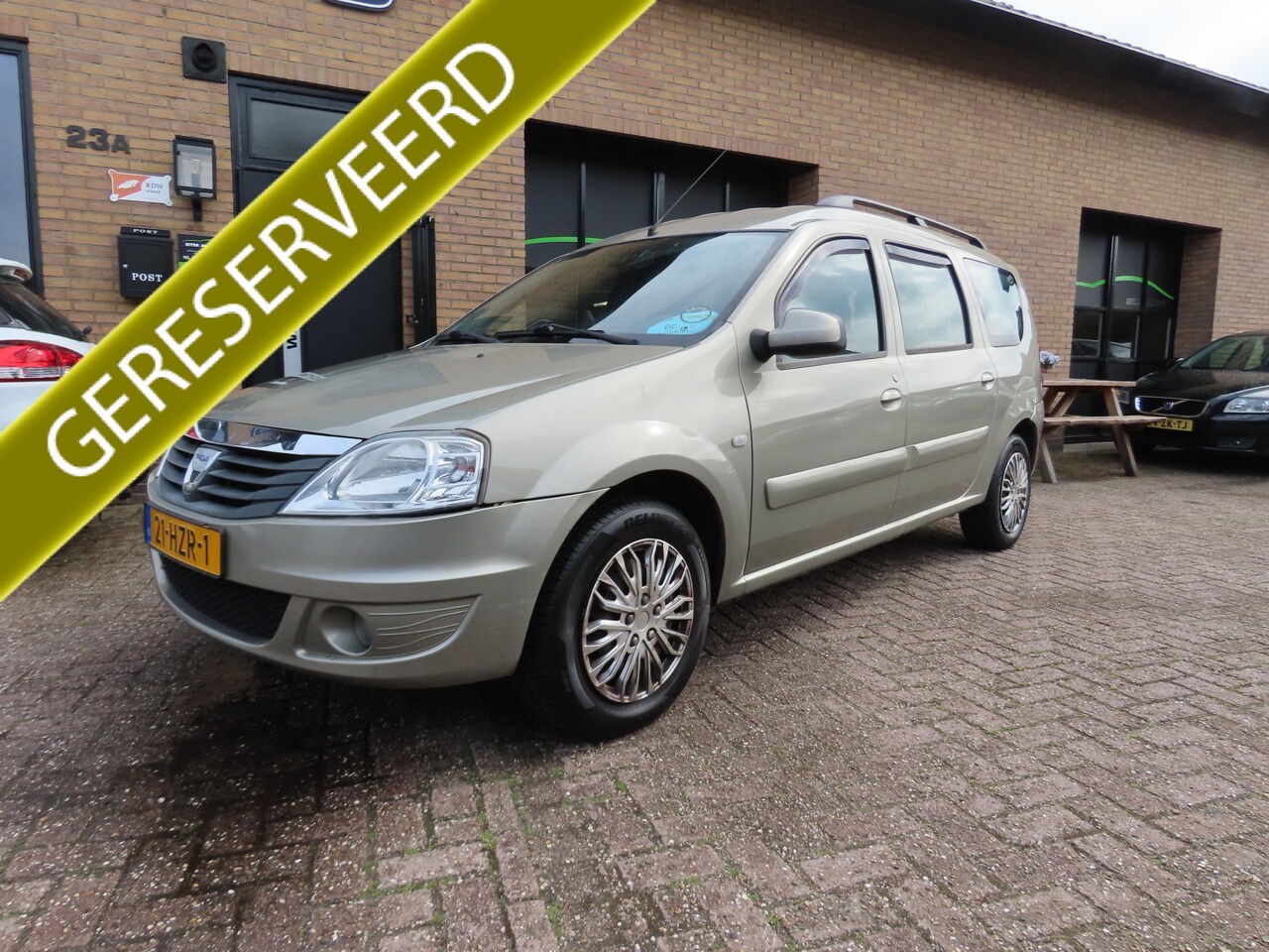 Dacia Logan MCV - 1.6-16V Lauréate Airco Stuurbekrachtiging Trekhaak - AutoWereld.nl