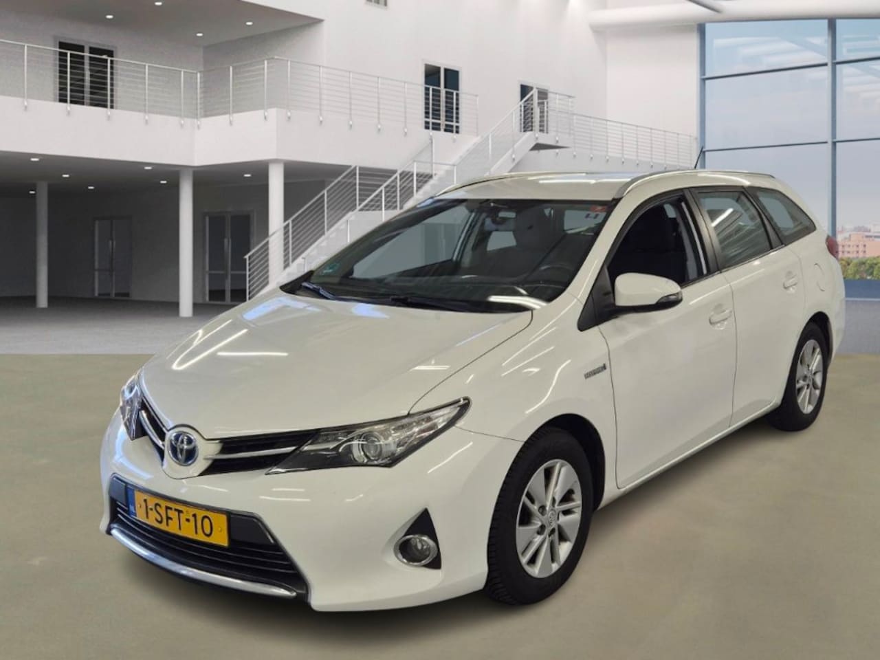 Toyota Auris Touring Sports - 1.8 Hybrid Aspiration | AIRCO | CAMERA | CRUISE I NL auto - AutoWereld.nl