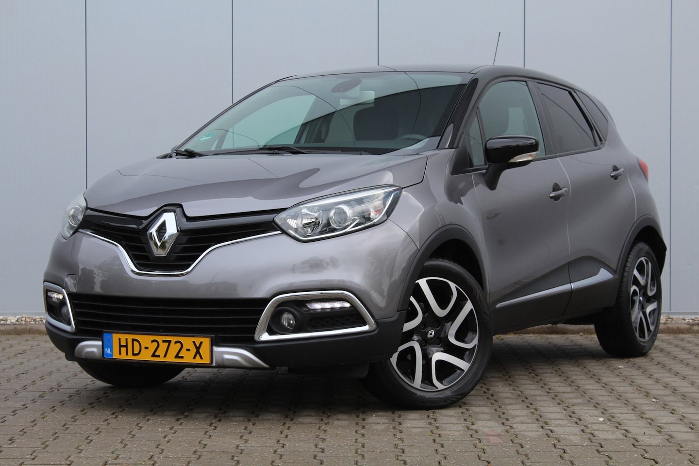 Renault Captur - 0.9 TCe Xmod | Stoelverwarming | Camera | Trekhaak | Navigatie | Clima / Cruise control | - AutoWereld.nl