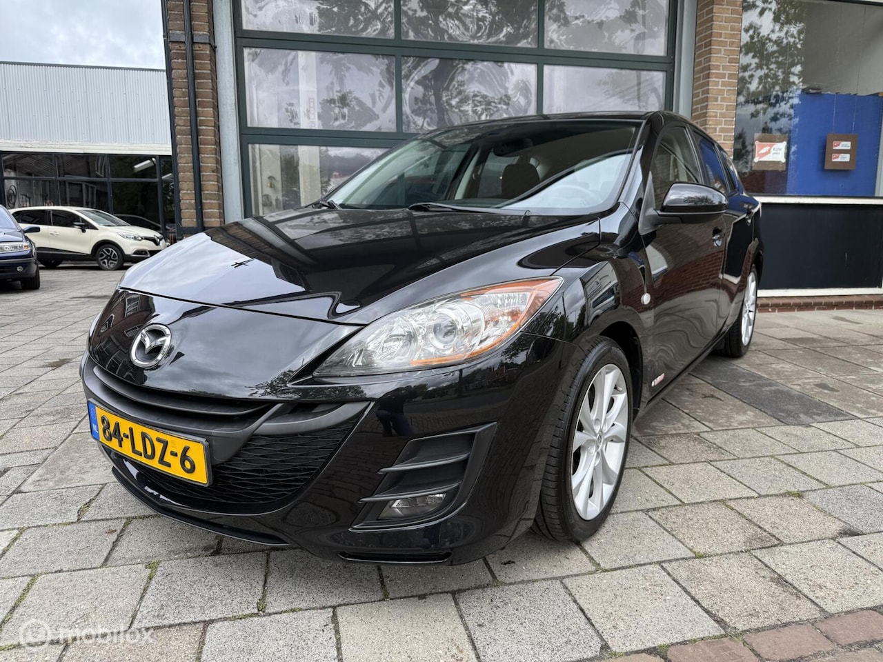 Mazda 3 - 2.0 DiSi Business Plus | Stoelverw | Airco | Trekhaak - AutoWereld.nl