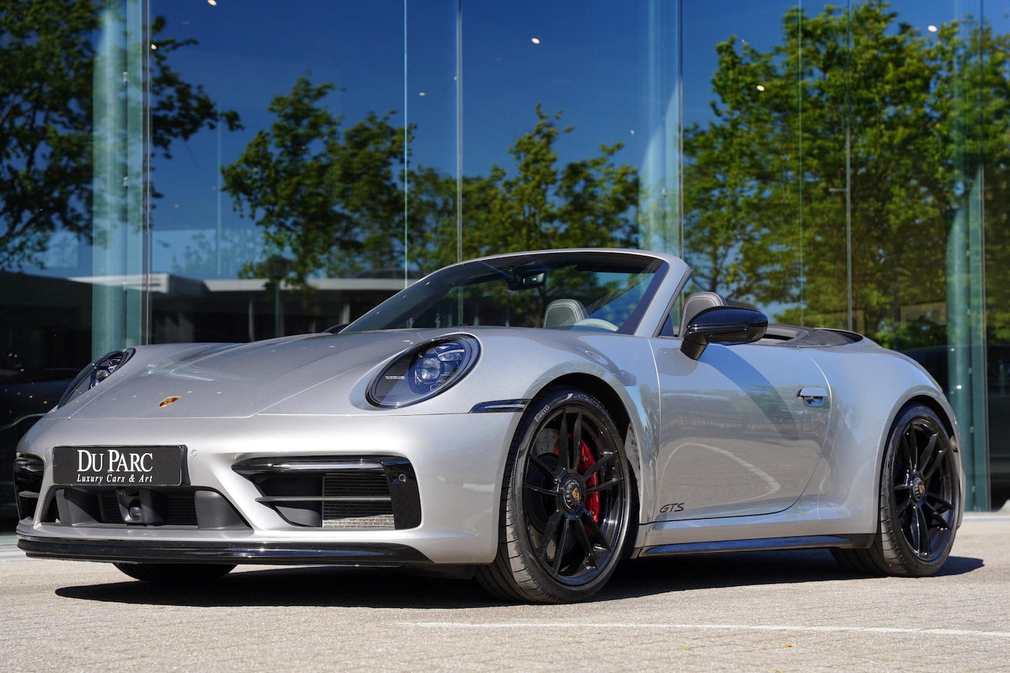 Porsche 911 Cabrio - 992 3.0 Carrera 4 GTS / NL-Auto / Sport Design / Lifting / Sportuitlaat - AutoWereld.nl