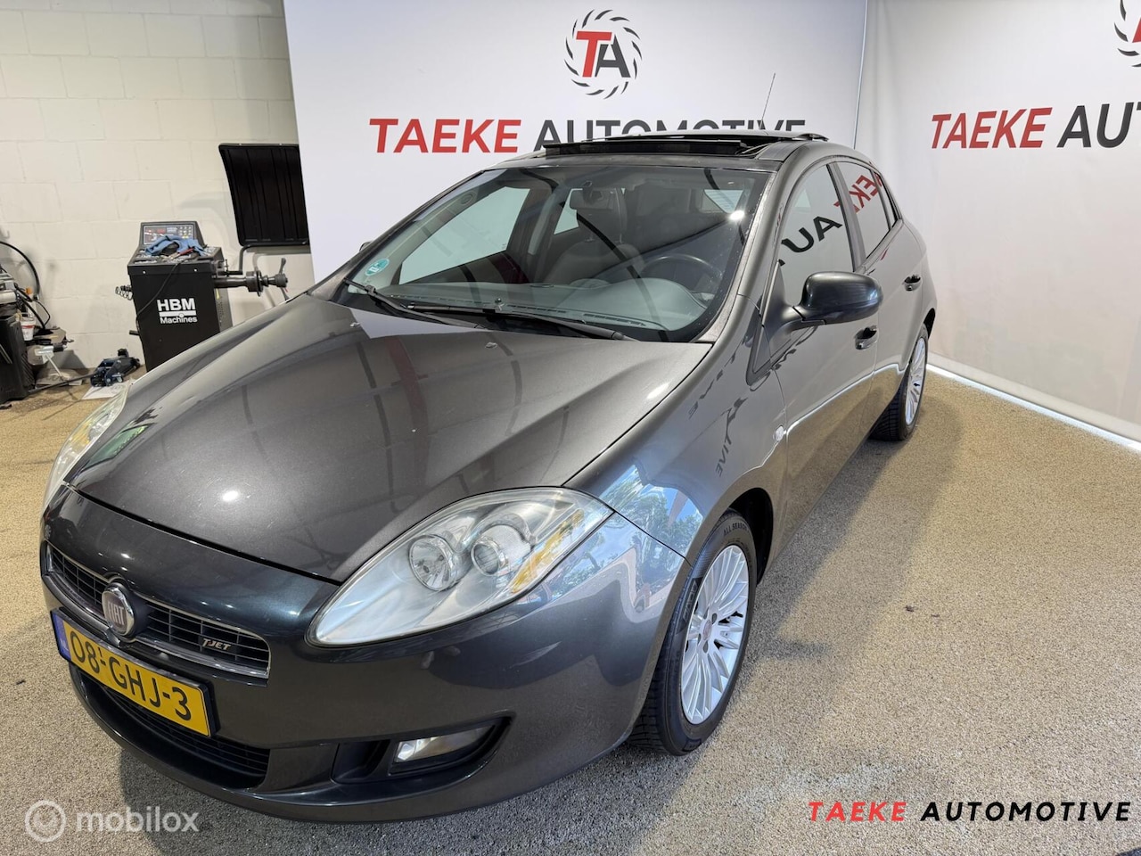 Fiat Bravo - 1.4 T-Jet Corporate CRUISE/CLIMA/PANO/SENSOR/APK - AutoWereld.nl