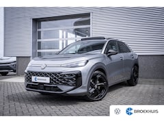 Volkswagen T-Roc - 1.5 eTsi R-Line First Edition | Achteruitrijcamera | Elektrisch glazen panorama-dak | Lich