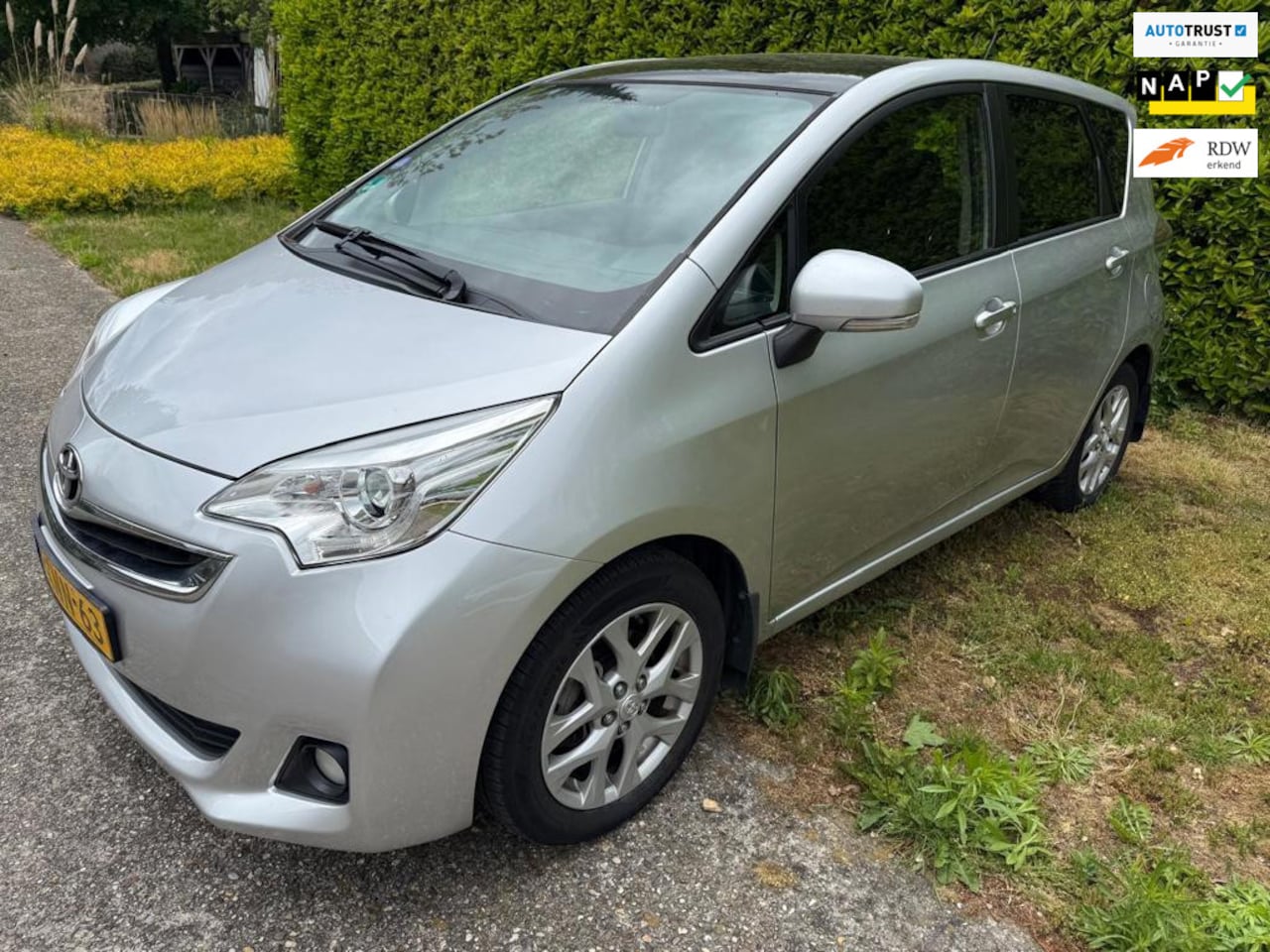 Toyota Verso S - 1.3 VVT-i Trend. Automaat! Panaromadak! - AutoWereld.nl