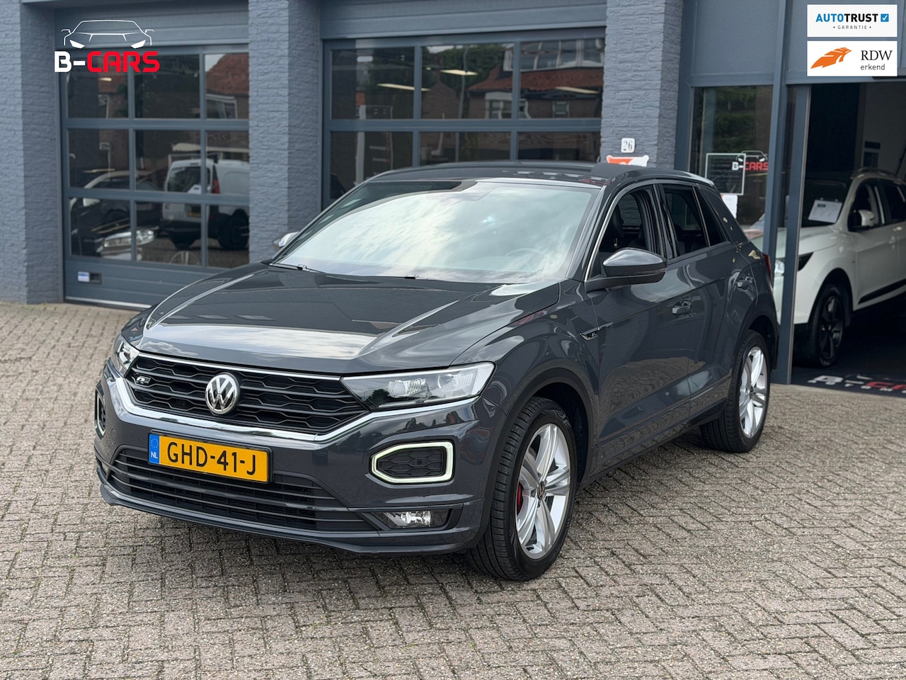 Volkswagen T-Roc - 1.5 TSI Sport R-Line|AutoPark|Camera|Autom|Xenon|Nap!! - AutoWereld.nl