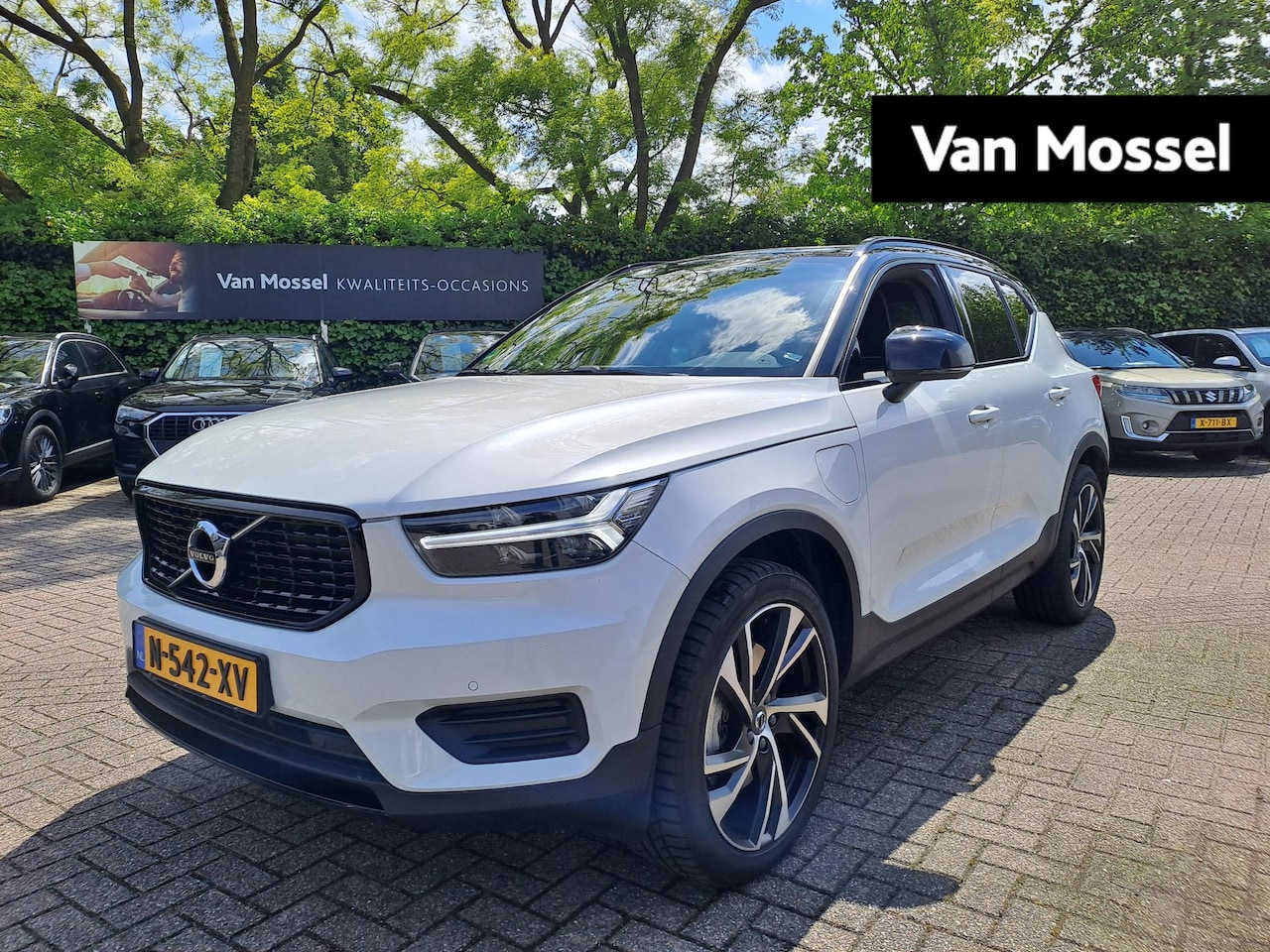 Volvo XC40 - 1.5 T5 Recharge R-Design | PANO-SCHUIFDAK | STOEL-STUURWIELVERWARMING | HARMAN KARDON | NA - AutoWereld.nl