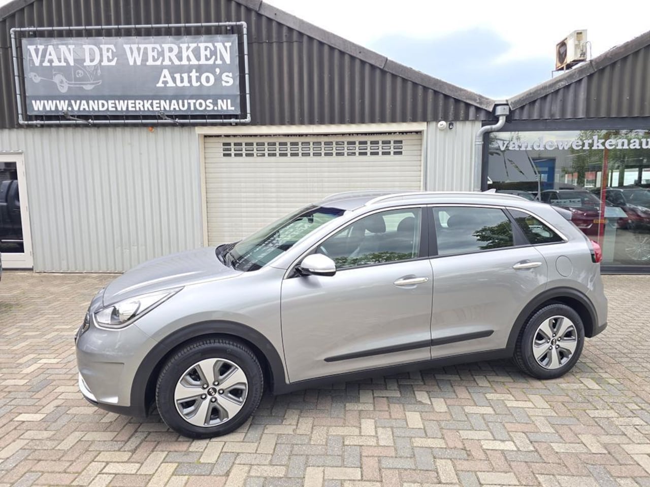 Kia Niro - 1.6 GDi Hybrid DynamicLine AUTOMAAT Clima|Navi|Cruise|Leer|Afn.Trekhaak|Nap!! - AutoWereld.nl