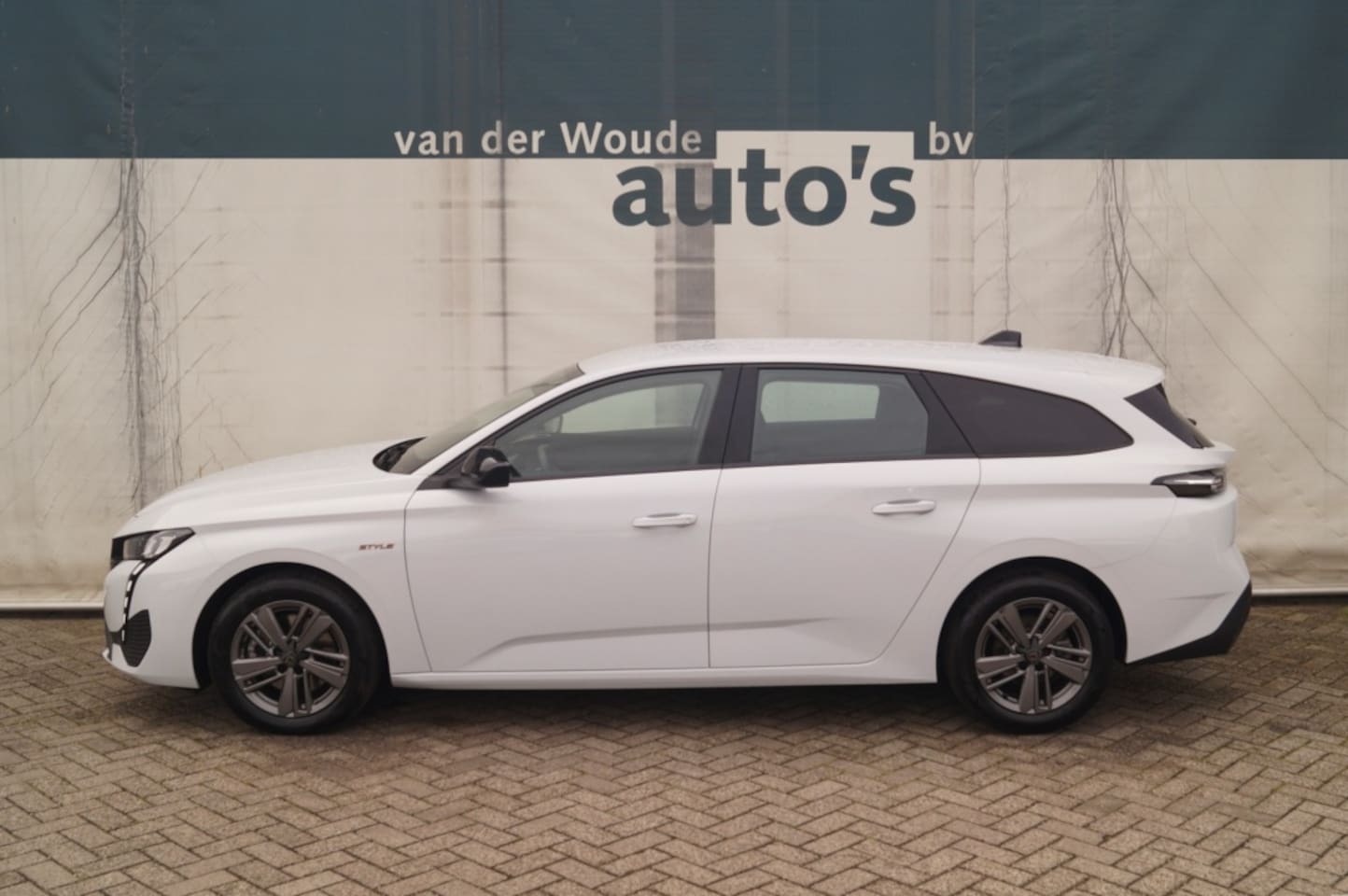 Peugeot 308 SW - 1.2 Hybrid Automaat 145 e-DCS Style Edition - AutoWereld.nl