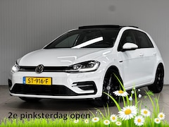 Volkswagen Golf - 1.5 TSI Highline R-Line/ Trekhaak/ 150pk/ Panorama-Dak/ Virtual Dashb./ Keyless/ Zwarte-He