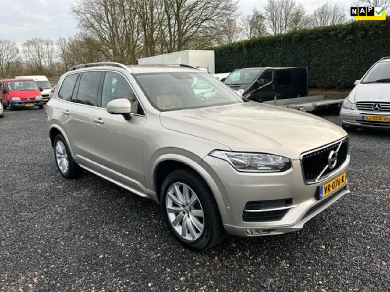 Volvo XC90 - 2.0 D5 AWD First Edition grijs kenteken - AutoWereld.nl