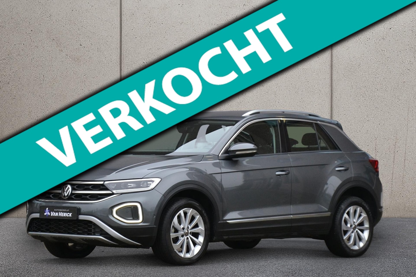 Volkswagen T-Roc - 1.5 TSI Style 150PK Automaat | ACC | Keyless | Achteruitrijcamera - AutoWereld.nl