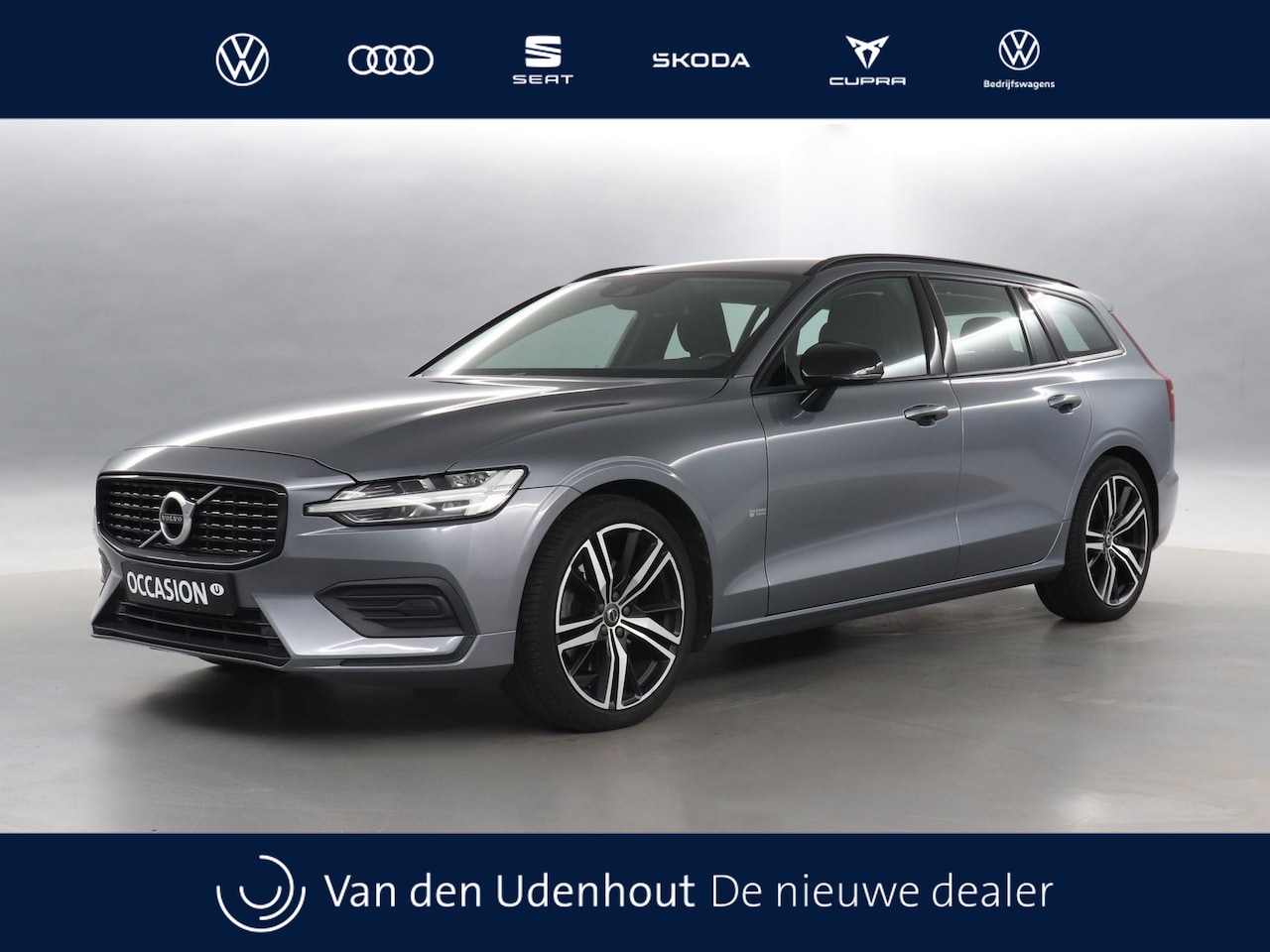 Volvo V60 - 2.0 B3 Momentum Advantage / Navigatie / Apple CarPlay / Stoelverwarming / Camera - AutoWereld.nl