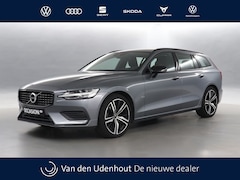 Volvo V60 - 2.0 B3 Momentum Advantage / Navigatie / Apple CarPlay / Stoelverwarming / Camera
