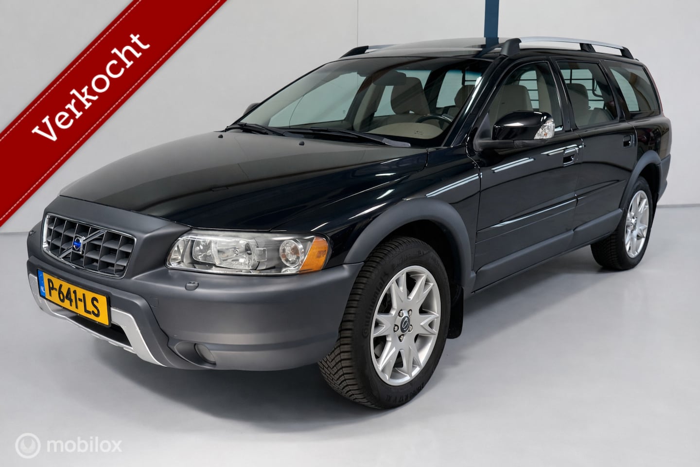 Volvo XC70 - 2.5 T Summum SCHUIFDAK / LEER / FOUR-C - AutoWereld.nl